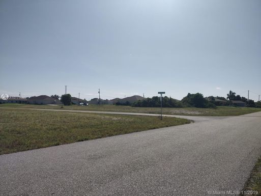 432 NW 18 PL, Cape Coral FL 33993