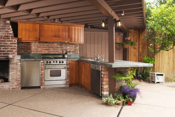 How to Create Your Ultimate Outdoor Kitchen