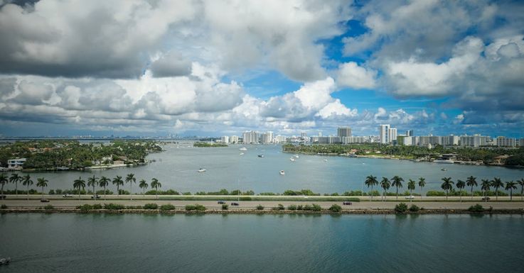 Buying a Condo in Miami: Complete Guide