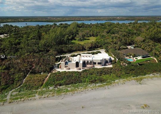 303 S Beach Rd, Hobe Sound FL 33455