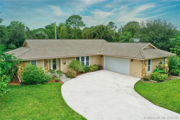 804 SW Wisper Bay Dr, Palm City FL 34990