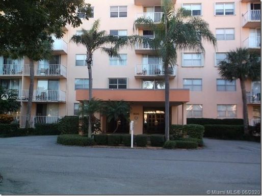 500 Executive Center Drive # 3K, West Palm Beach FL 33401