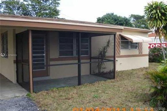 1224 W 25 street, Riviera Beach FL 33034