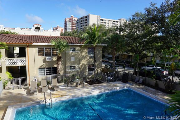 125 Edgewater Dr # 14, Coral Gables FL 33133