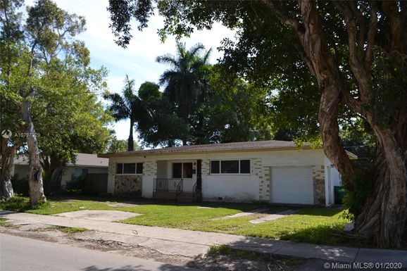 66 NW 84th St, Miami FL 33150