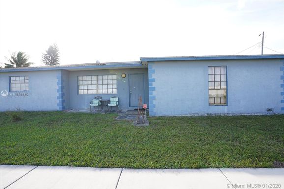 2400 SW 40th Ave, West Park FL 33023