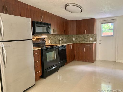 11659 Griffing Blvd # 4, Biscayne Park FL 33161