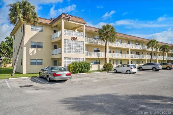 606 SW Natura Blvd # 305, Deerfield Beach FL 33441