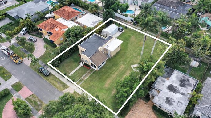 50 Truxton Dr, Miami Springs FL 33166