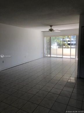 220 Kings Point Dr # 201, Sunny Isles Beach FL 33160