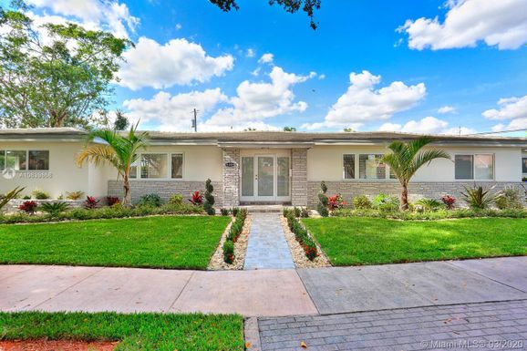 5300 Orduna Dr, Coral Gables FL 33146