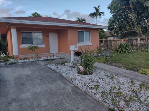 881 NE 4th Pl, Hialeah FL 33010
