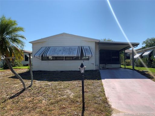 7406 SE Independence Ave, Hobe Sound FL 33455