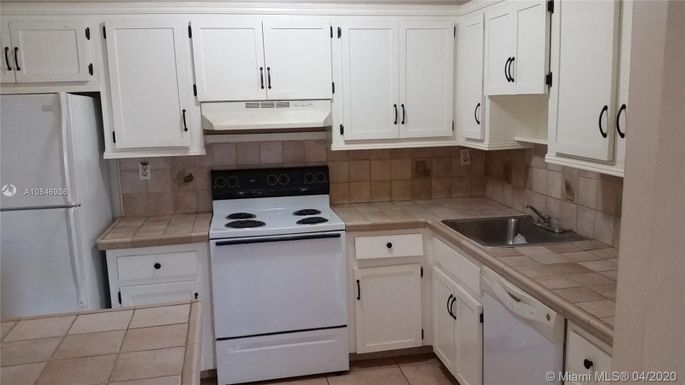 5100 SW 41st St # 306, Pembroke Park FL 33023