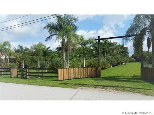 14501 Mustang Trl, Southwest Ranches FL 33330