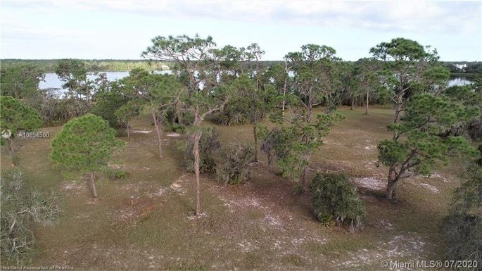 4048 Camp Shore Drive, Sebring FL 33875