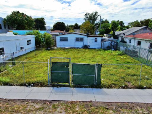752 NW 32nd St, Miami FL 33127
