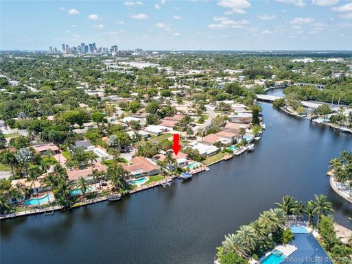 1653 Poinsettia Dr, Fort Lauderdale FL 33305