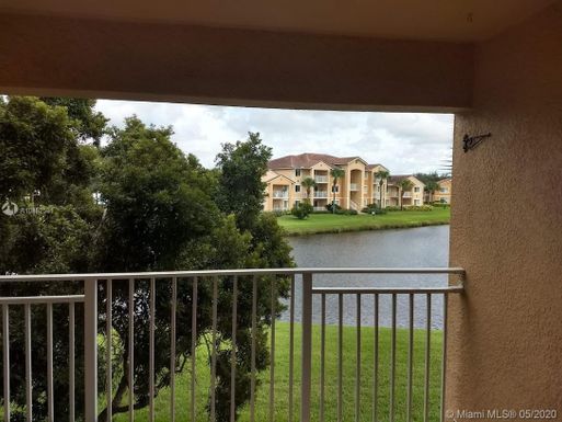 241 SW Palm Dr # 208, Port St. Lucie FL 34986