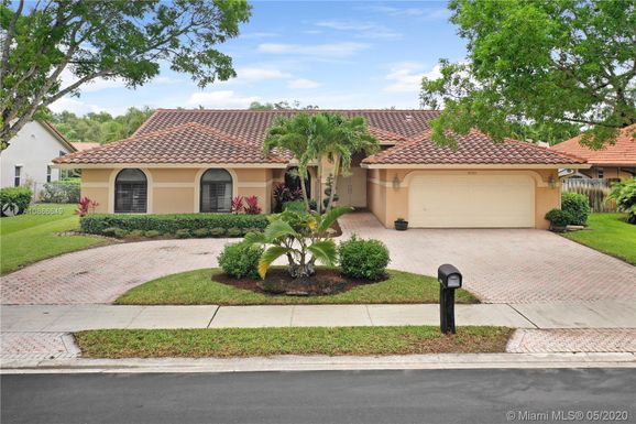 9797 North Springs Way, Coral Springs FL 33076