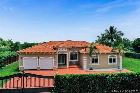 15490 SW 230th St, Miami FL 33170