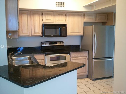 1280 S Alhambra Cir # 2411, Coral Gables FL 33146