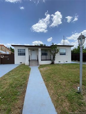 323 W 16th St, Hialeah FL 33010