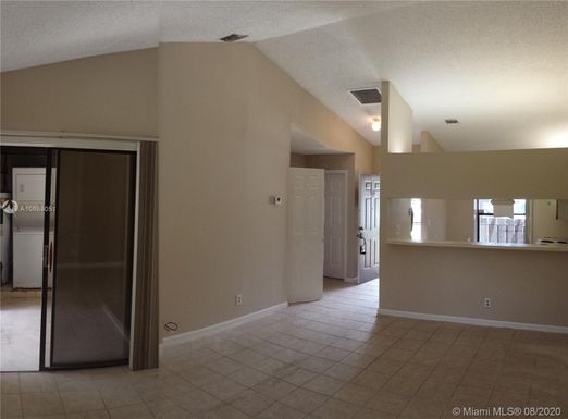 102 Via De Casas Norte # 102, Boynton Beach FL 33426