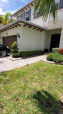 10435 NW 69th Ter, Doral FL 33178