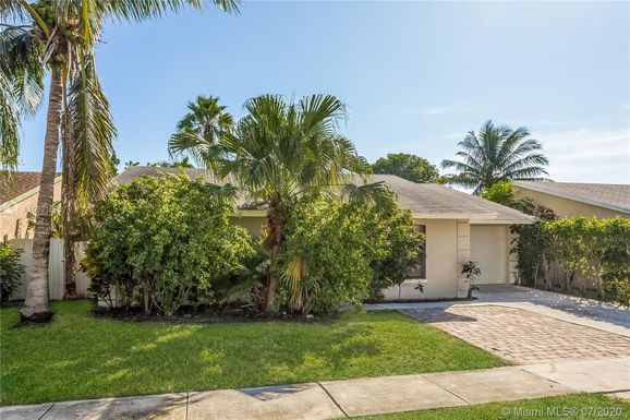 5927 W Ithaca Cir W, Lake Worth FL 33463