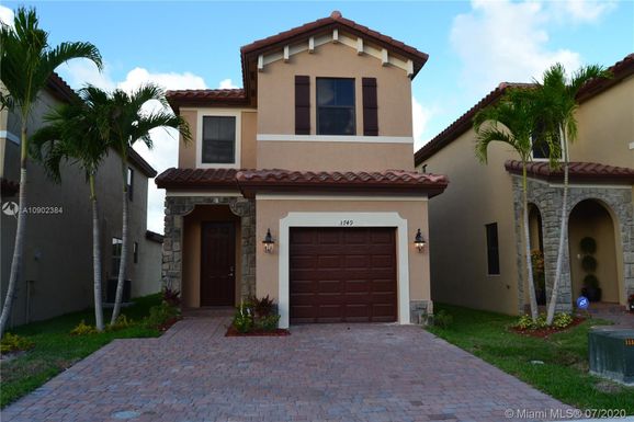 3749 NE 2nd St, Homestead FL 33033