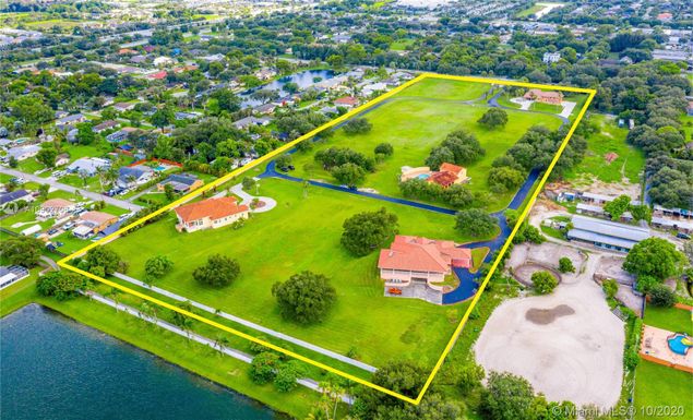 4190 SW 75th Cir E, Davie FL 33314