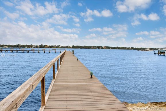 1800 SE Saint Lucie Blvd # 103, Stuart FL 34996