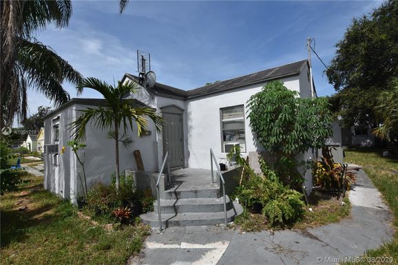 19 S E St, Lake Worth FL 33460