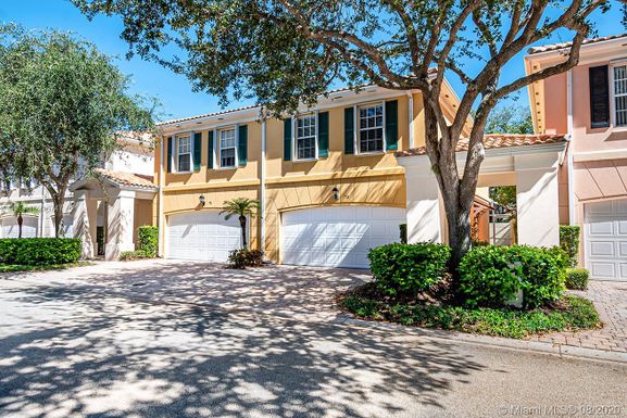 79 Live Oak Cir # 79, Tequesta FL 33469