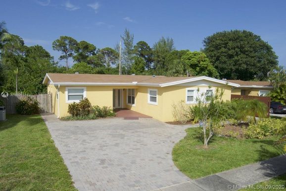 12308 Hillman Dr, Palm Beach Gardens FL 33410