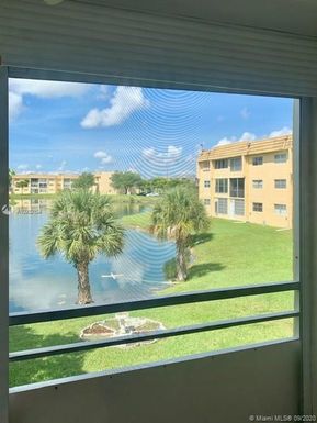 8280 Sunrise Lakes Blvd # 203, Sunrise FL 33322