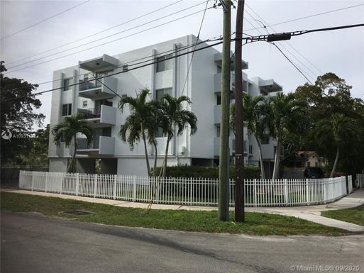 1090 NE 129th St # 301, North Miami FL 33161