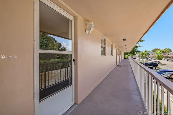 18081 SE Country Club Dr # 67, Jupiter FL 33469