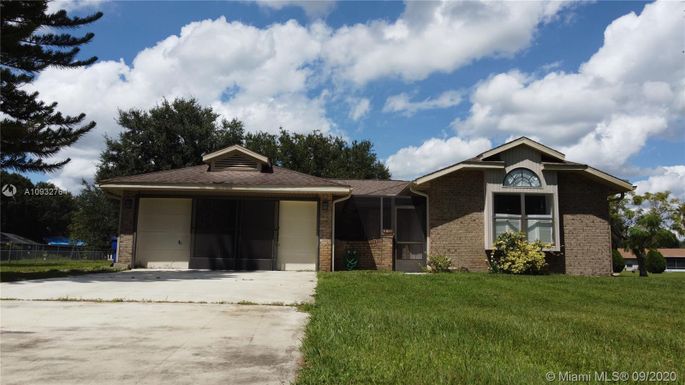 5909 Thunder Rd, Sebring FL 33876