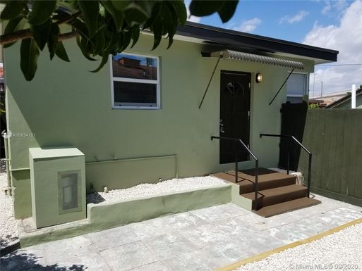 930 NW 22nd Ct Rear, Miami FL 33125