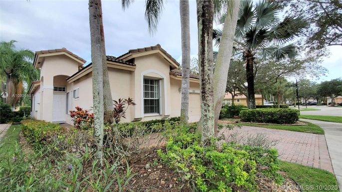 4144 Sapphire Ter, Weston FL 33331