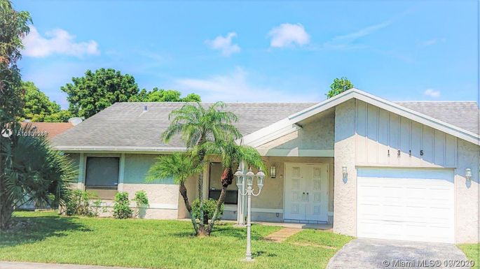 1315 SW 74th Ave, North Lauderdale FL 33068