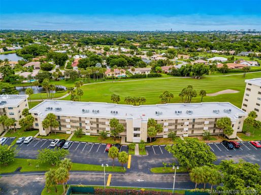 2420 Deer Creek Country Club Blvd # D, Deerfield Beach FL 33442