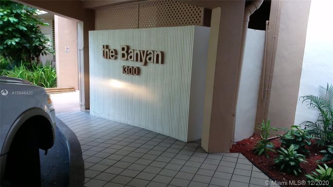 1300 St Charles Pl, Pembroke Pines FL 33026