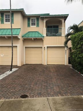 4551 Poinciana St, Lauderdale By The Sea FL 33308