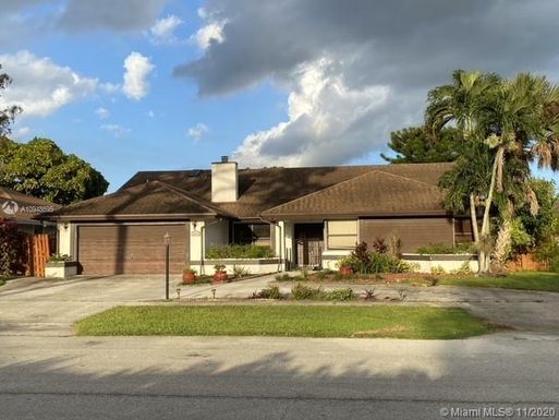 13647 Barberry Dr, Wellington FL 33414