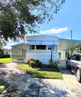 7308 SE Swan Ave, Hobe Sound FL 33455