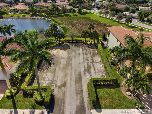 8451 Club Estates Way, Lake Worth FL 33467