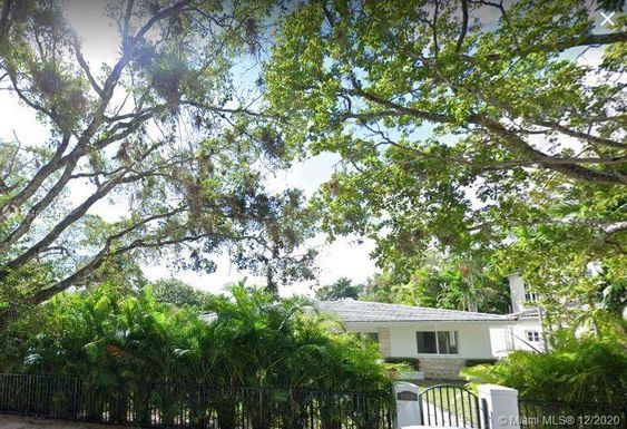 1100 Alhambra Cir, Coral Gables FL 33134